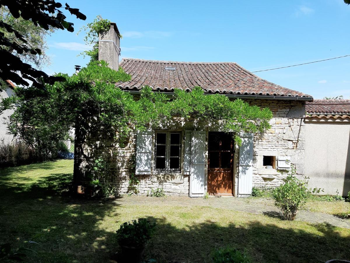 Wisteria Cottage Les Adjots Ngoại thất bức ảnh